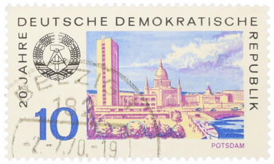 Почтовая марка 10 пфеннигов 1969 года Восточная Германия (ГДР) «20 лет ГДР — Потсдам»